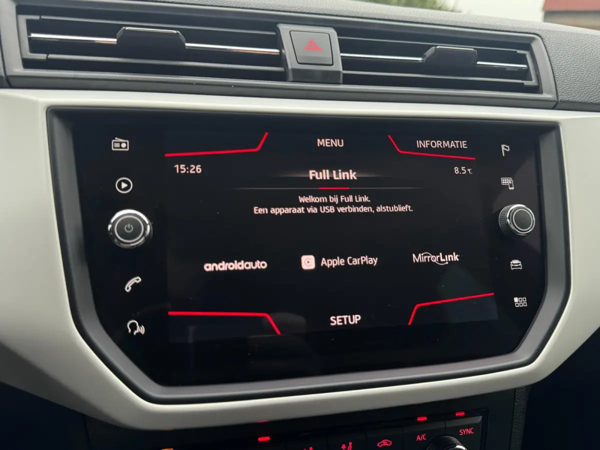 1.0 TSI Xcellence Business Intense TREKHAAK / VIRT. COCKP / CAMERA / CARPLAY / ECC / STOELV / KEYLESS / LED / WARN SPOT