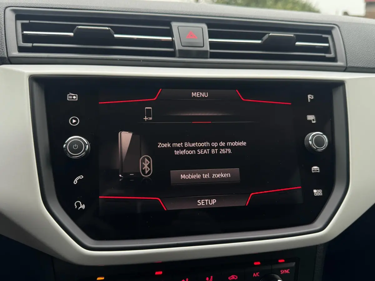 1.0 TSI Xcellence Business Intense TREKHAAK / VIRT. COCKP / CAMERA / CARPLAY / ECC / STOELV / KEYLESS / LED / WARN SPOT