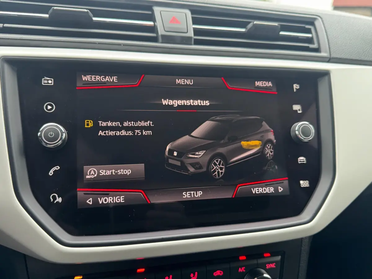 1.0 TSI Xcellence Business Intense TREKHAAK / VIRT. COCKP / CAMERA / CARPLAY / ECC / STOELV / KEYLESS / LED / WARN SPOT