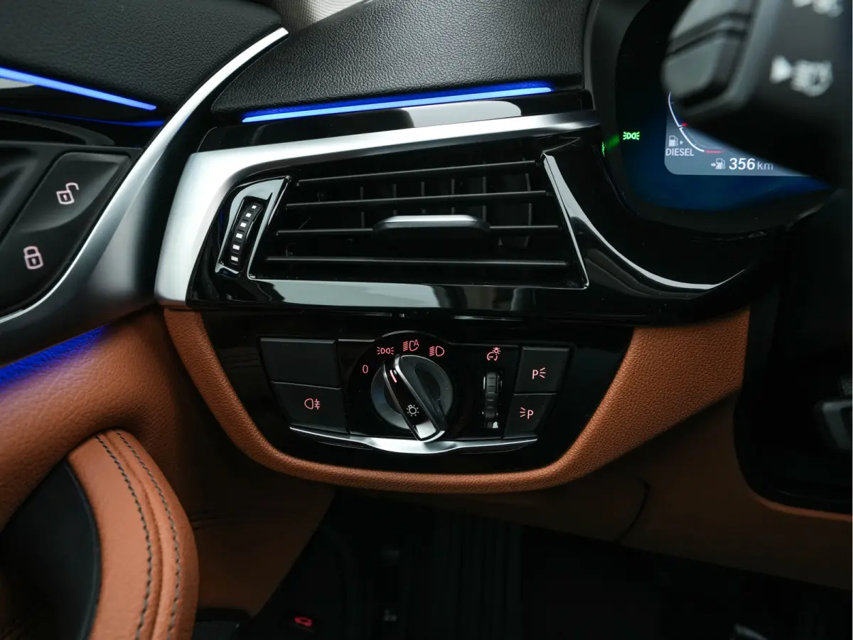 Alpina ALPINA D5 S "Limousine nr.121" ALLRAD Aut. *PANO | LEATHER | HARMAN/KARDON | FULL-LED | ADAPTIVE-CRUISE | MEMORY-PACK | DIGI-COCKPIT | CAMERA | NAVI-FULLMAP | HEATED-COMFORTSEATS | AM