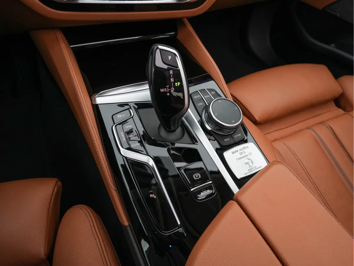 Alpina ALPINA D5 S "Limousine nr.121" ALLRAD Aut. *PANO | LEATHER | HARMAN/KARDON | FULL-LED | ADAPTIVE-CRUISE | MEMORY-PACK | DIGI-COCKPIT | CAMERA | NAVI-FULLMAP | HEATED-COMFORTSEATS | AM