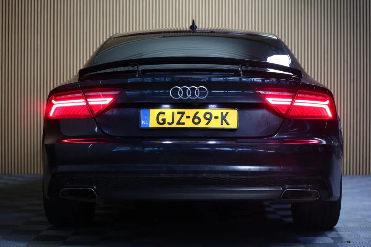 1.8 TFSI S-Line AVM CARPLAY CAMERA NAV LEER STOELVW "17