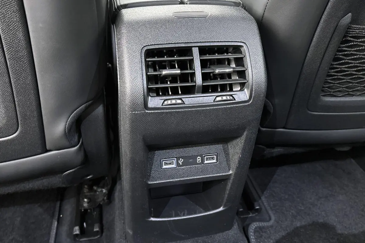 E-Tense Performance Line SOH 98% Apple CarPlay Achteruitrijcamera PHEV