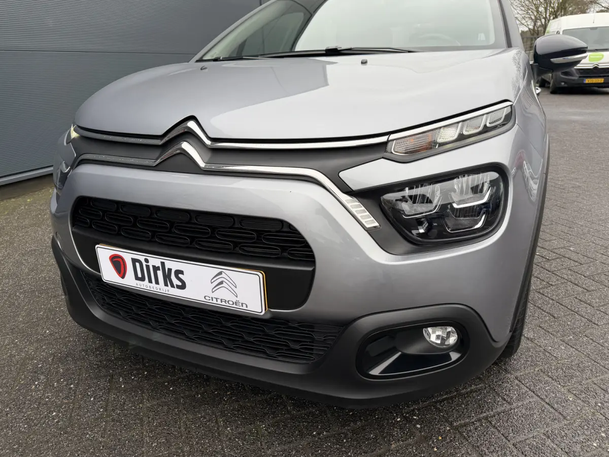 110pk Shine (Keyless Entry - Camera - Navigatie - Automatische Airco - LED - Apple Carplay)