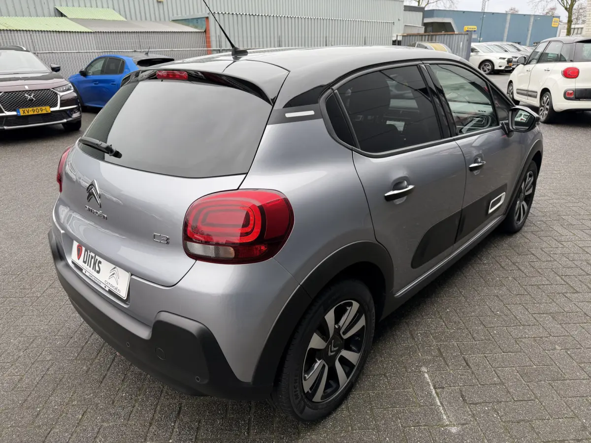 110pk Shine (Keyless Entry - Camera - Navigatie - Automatische Airco - LED - Apple Carplay)