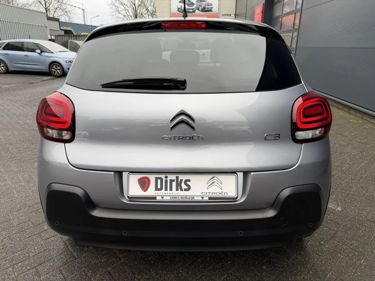 110pk Shine (Keyless Entry - Camera - Navigatie - Automatische Airco - LED - Apple Carplay)