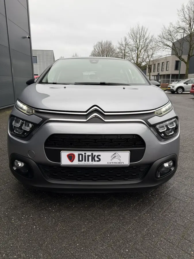 110pk Shine (Keyless Entry - Camera - Navigatie - Automatische Airco - LED - Apple Carplay)