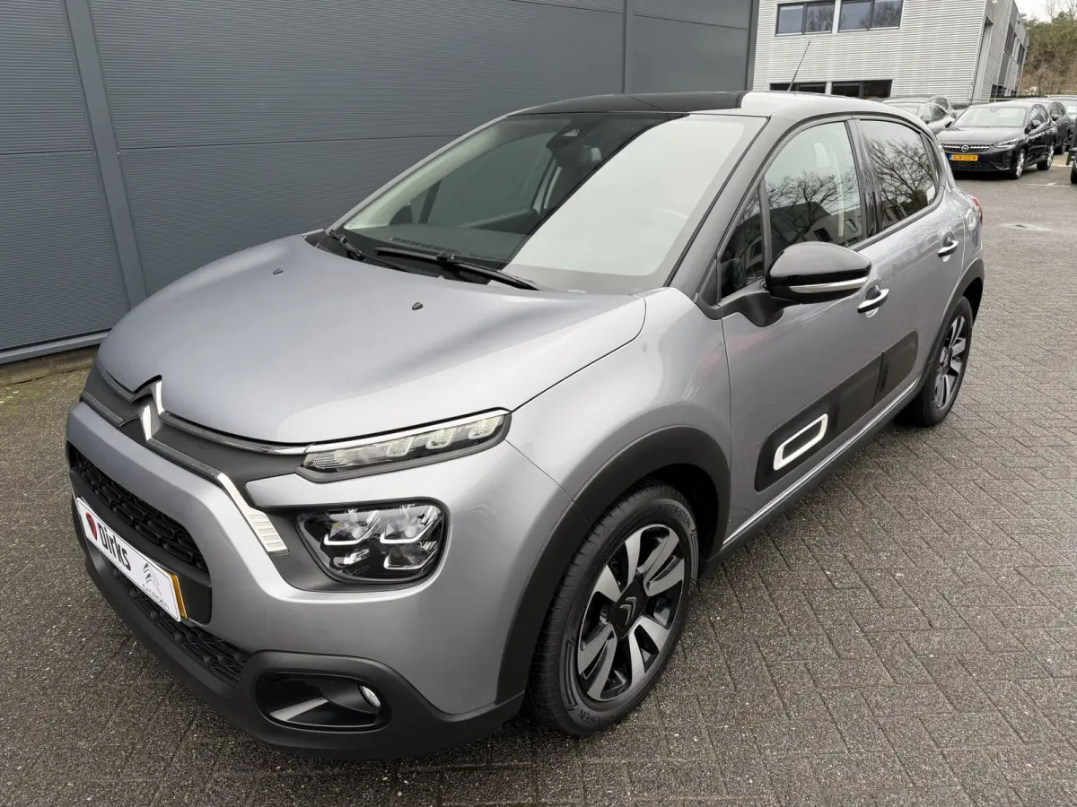 110pk Shine (Keyless Entry - Camera - Navigatie - Automatische Airco - LED - Apple Carplay)