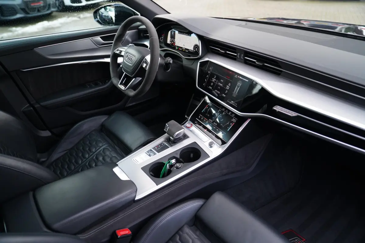 RS6 TFSI Quattro | B&O Advanced | Dynamic PLUS pakket | Keramisch | 360cam | HuD | Competition Velgen | Nightvision
