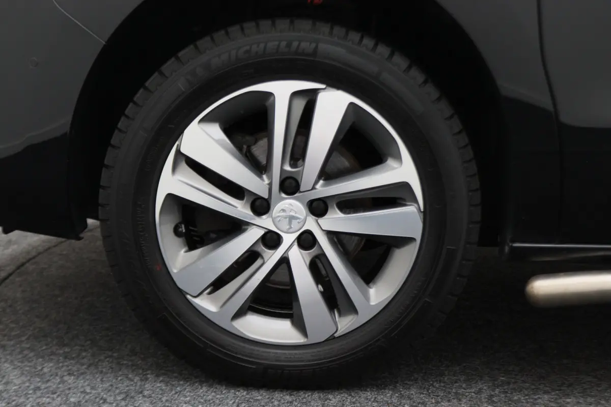 2.0 BlueHDI 150 L3 Asphalt DC 4x4 Dangel 5-Zits, Climate, Cruise, Apple Carplay, Lane Assist, Trekhaak, PDC, 17''
