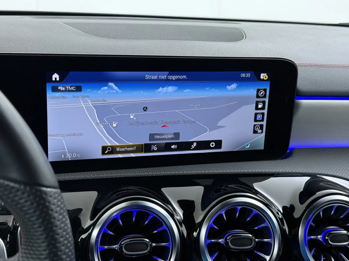 250e AMG // SoH 92,2% // Keyless Entry // Sfeerverlichting // Camera // 19" AMG Velgen // Apple Carplay // Android Auto // Privacy Glas