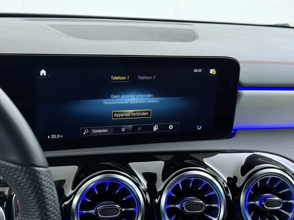 250e AMG // SoH 92,2% // Keyless Entry // Sfeerverlichting // Camera // 19" AMG Velgen // Apple Carplay // Android Auto // Privacy Glas