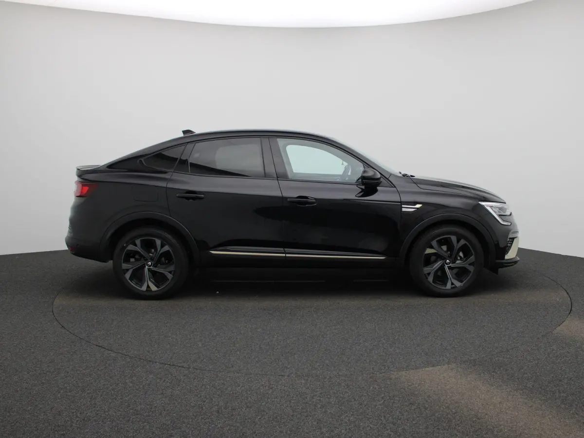 E-TECH Hybrid 145 E-Tech Engineered | Automaat | Apple Carplay/Android Auto | Cruise Control | Climate Control | Lederen Bekleding | Stoelverwarming | Achteruitrijcamera | Parkeersensoren | 