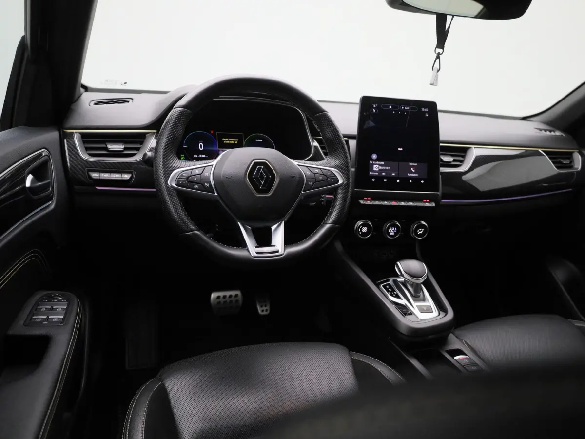 E-TECH Hybrid 145 E-Tech Engineered | Automaat | Apple Carplay/Android Auto | Cruise Control | Climate Control | Lederen Bekleding | Stoelverwarming | Achteruitrijcamera | Parkeersensoren | 