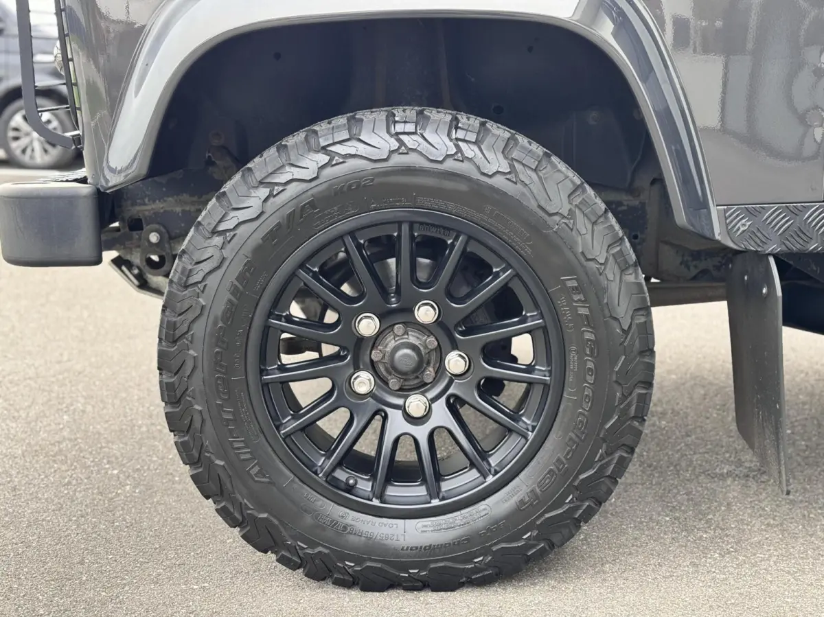 2.2 D SW 110" Adventure Limited Edition