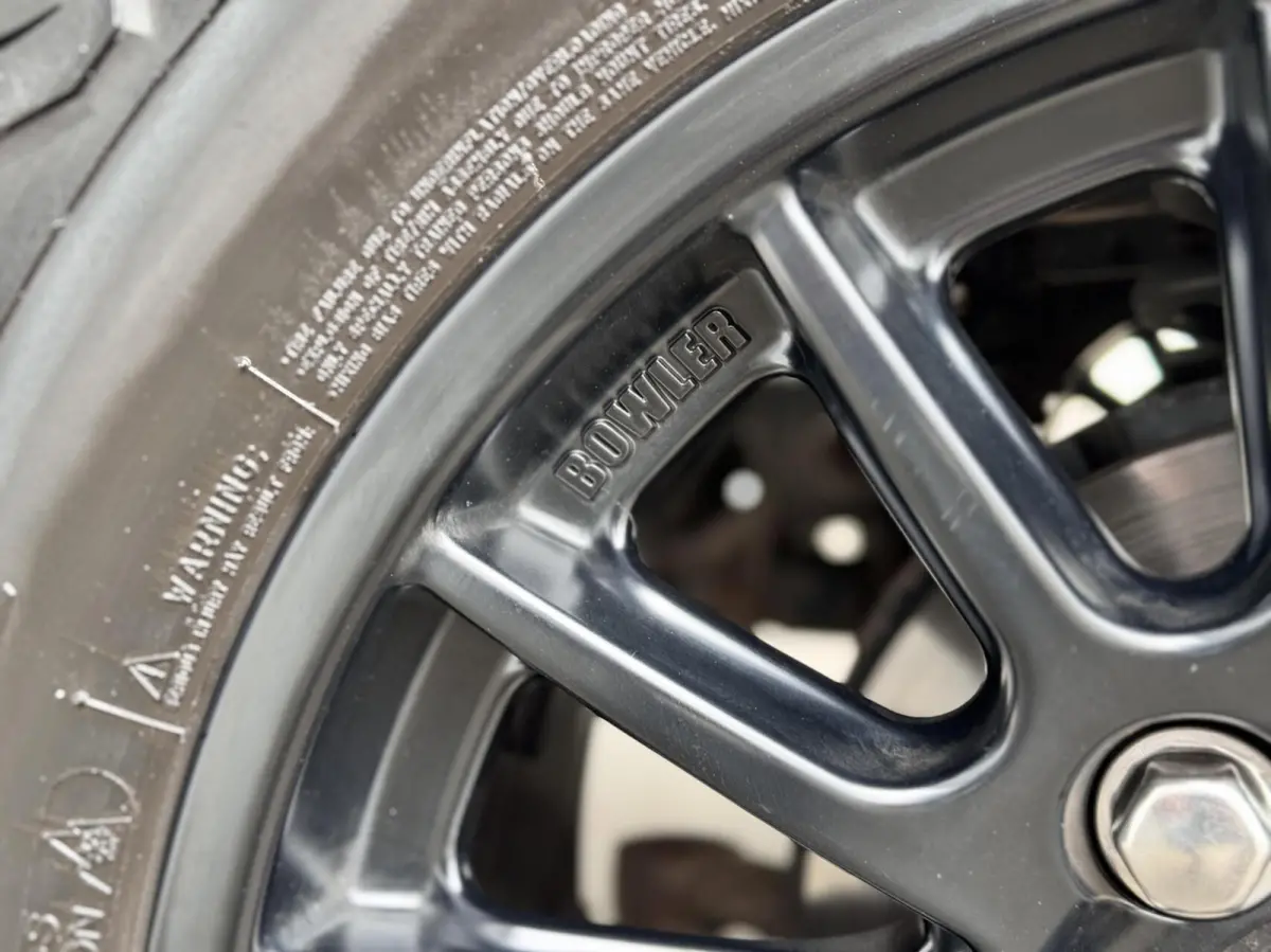 2.2 D SW 110" Adventure Limited Edition