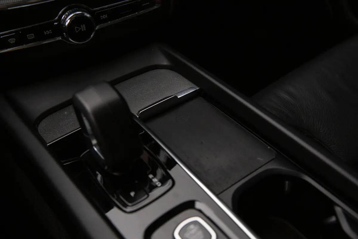 2.0 T6 Plug-in hybrid AWD Plus Dark Long Range , Panoramadak, Memory, Leer