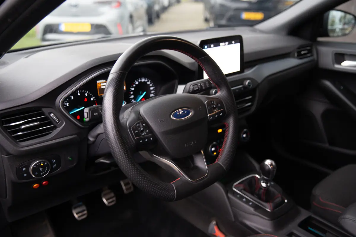 1.0 EcoBoost Hybrid ST Line , Facelift!, Keyless entry, Winterpack, Camera, 125PK, NL-Auto