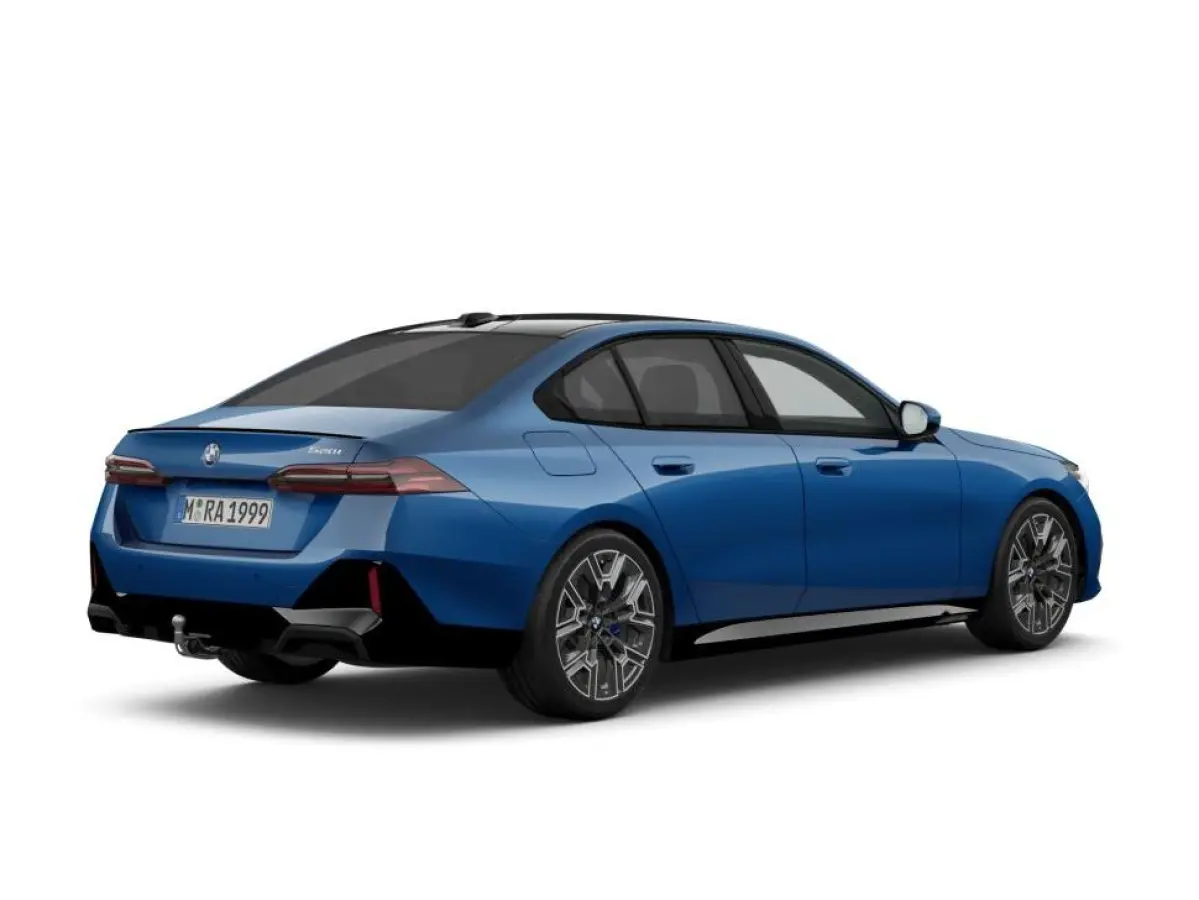 520i High Executive | M Sportpakket Pro | Innovation Pack | Travel Pack | Trekhaak | Panoramadak | Harman Kardon