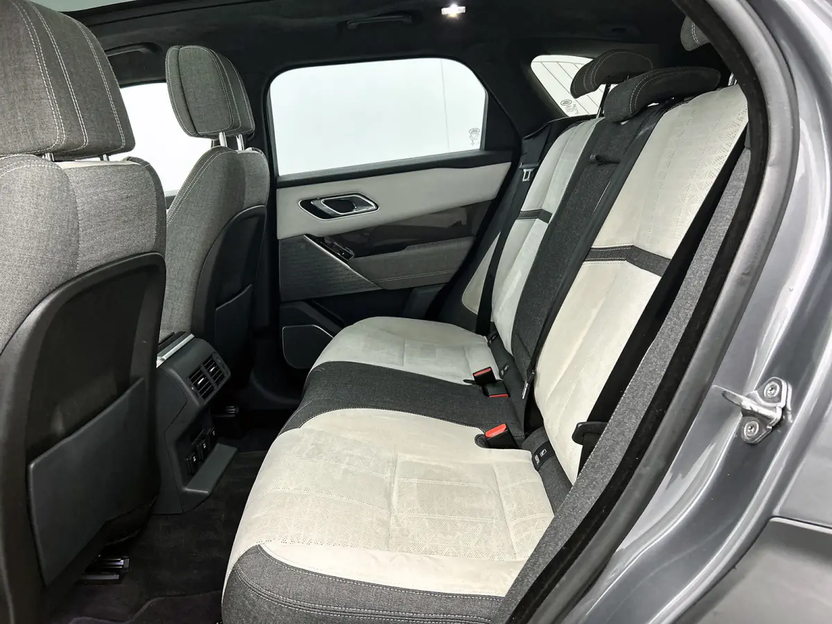 3.0 V6 AWD R-Dynamic HSE (Dealer OnderH, Panorama, Trekhaak, Carplay, Etc)
