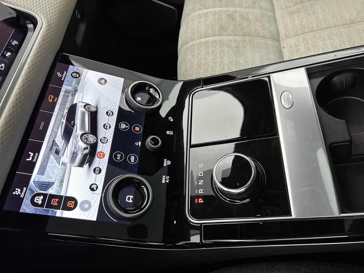 3.0 V6 AWD R-Dynamic HSE (Dealer OnderH, Panorama, Trekhaak, Carplay, Etc)