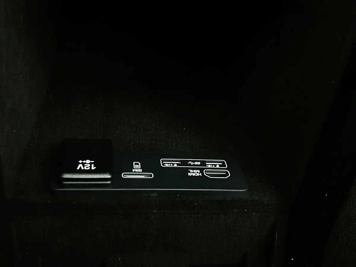 3.0 V6 AWD R-Dynamic HSE (Dealer OnderH, Panorama, Trekhaak, Carplay, Etc)