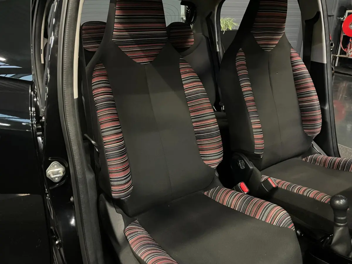 1.0 VTi Feel NAP * BTW * AIRCO * CRUISE CONTROLE