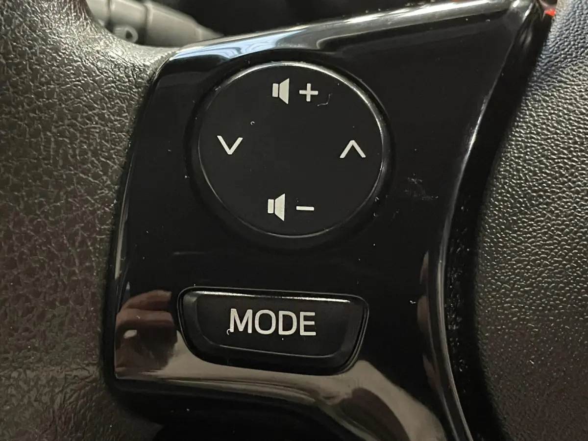 1.0 VTi Feel NAP * BTW * AIRCO * CRUISE CONTROLE