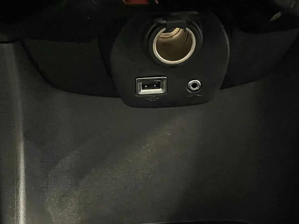 1.0 VTi Feel NAP * BTW * AIRCO * CRUISE CONTROLE