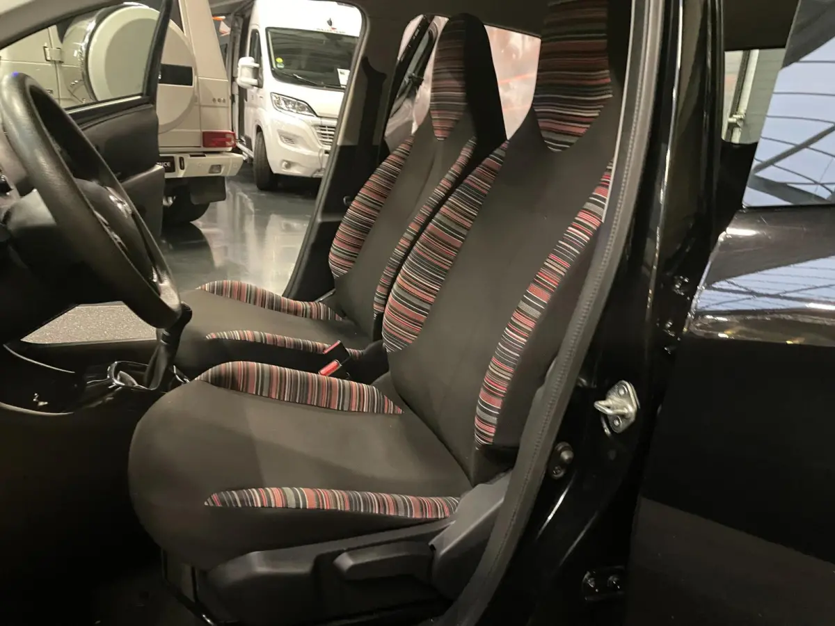 1.0 VTi Feel NAP * BTW * AIRCO * CRUISE CONTROLE