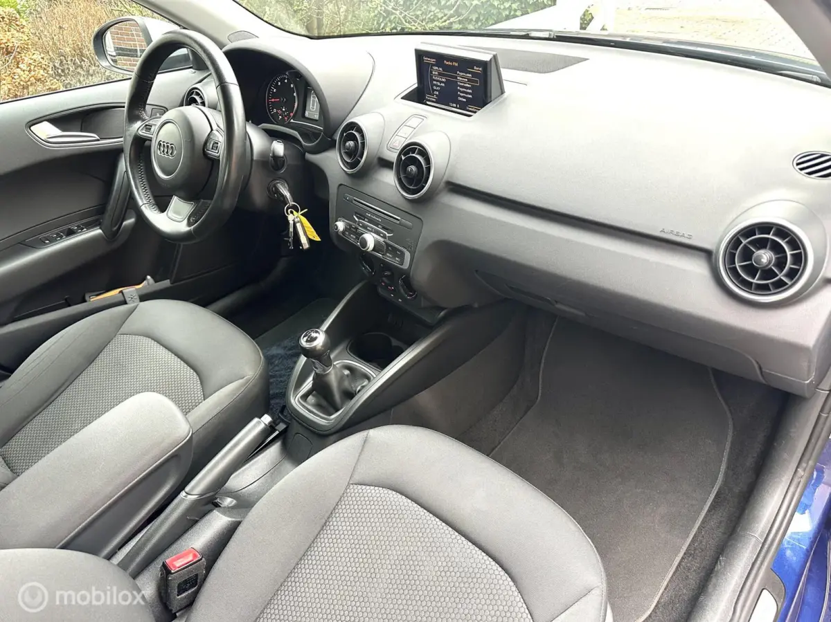 1.0 TFSI 95PK -S-LINE EDITION AIRCO CRUISE CONTROLE NAVIGATIE BLUETOOTH ZEER ZUINIG!!