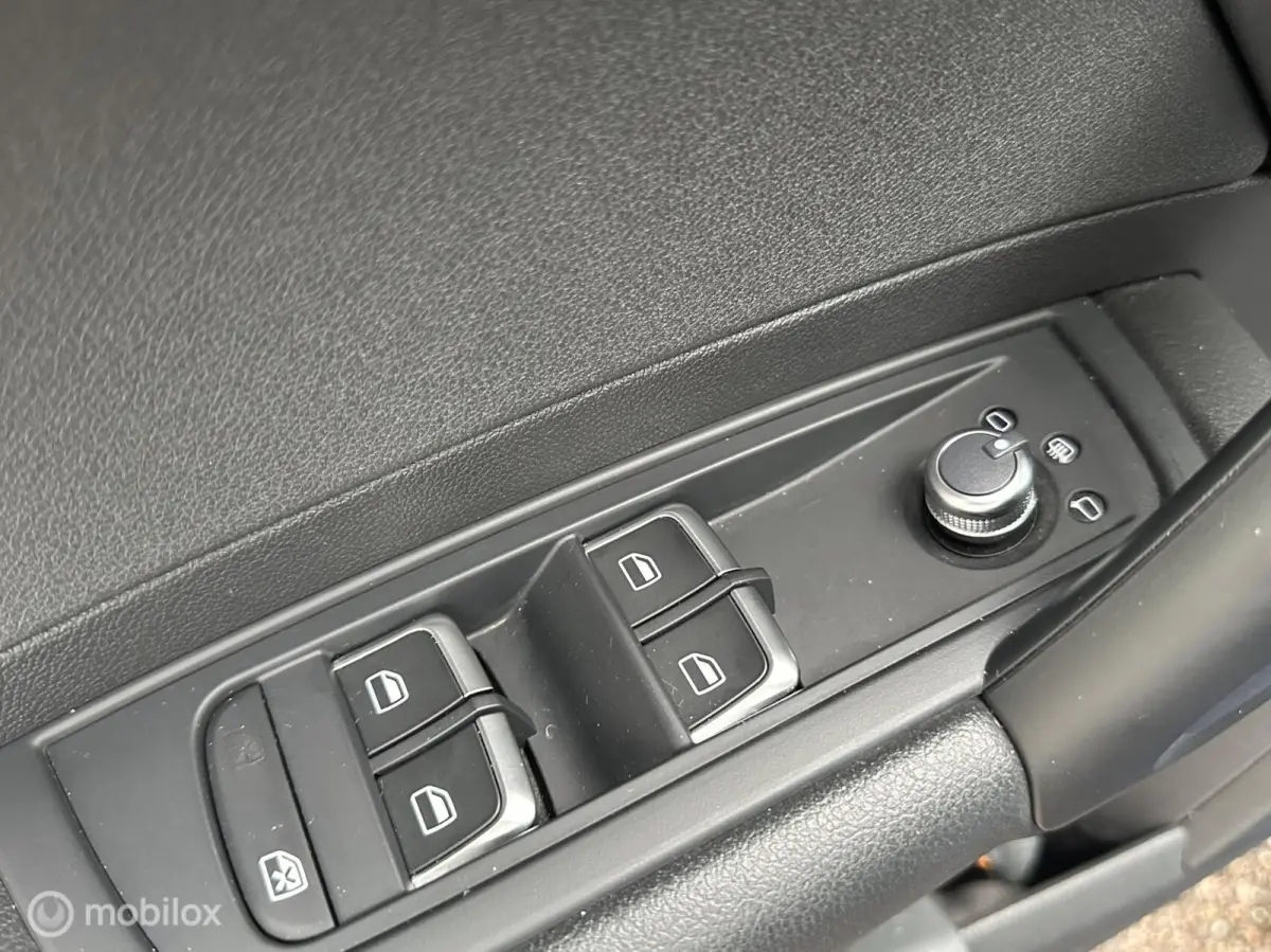 1.0 TFSI 95PK -S-LINE EDITION AIRCO CRUISE CONTROLE NAVIGATIE BLUETOOTH ZEER ZUINIG!!