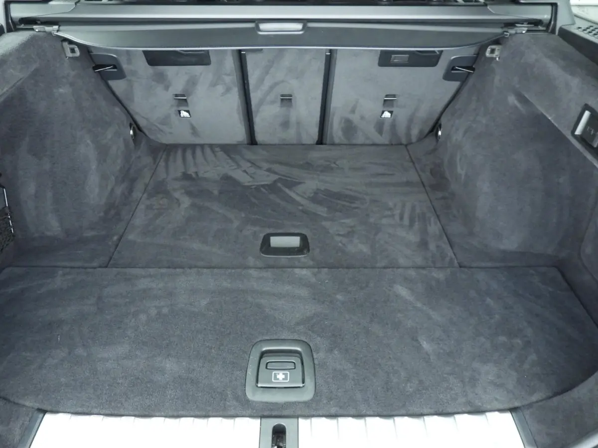 318i | M-Sportpakket | LED | Navigatie | Schuifdak | Trekhaak | Stoelverwarming | DAB | Alu 18 inch