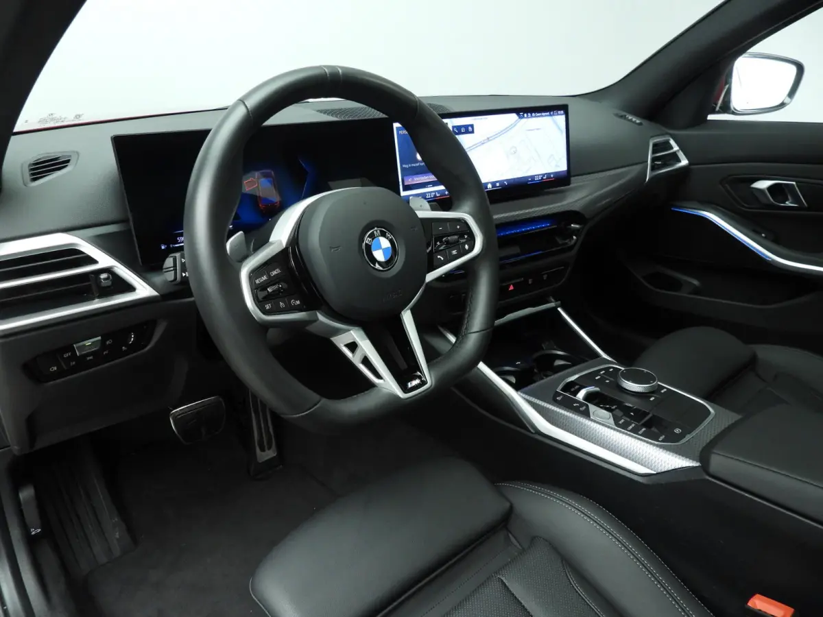 318i | M-Sportpakket | LED | Navigatie | Schuifdak | Trekhaak | Stoelverwarming | DAB | Alu 18 inch