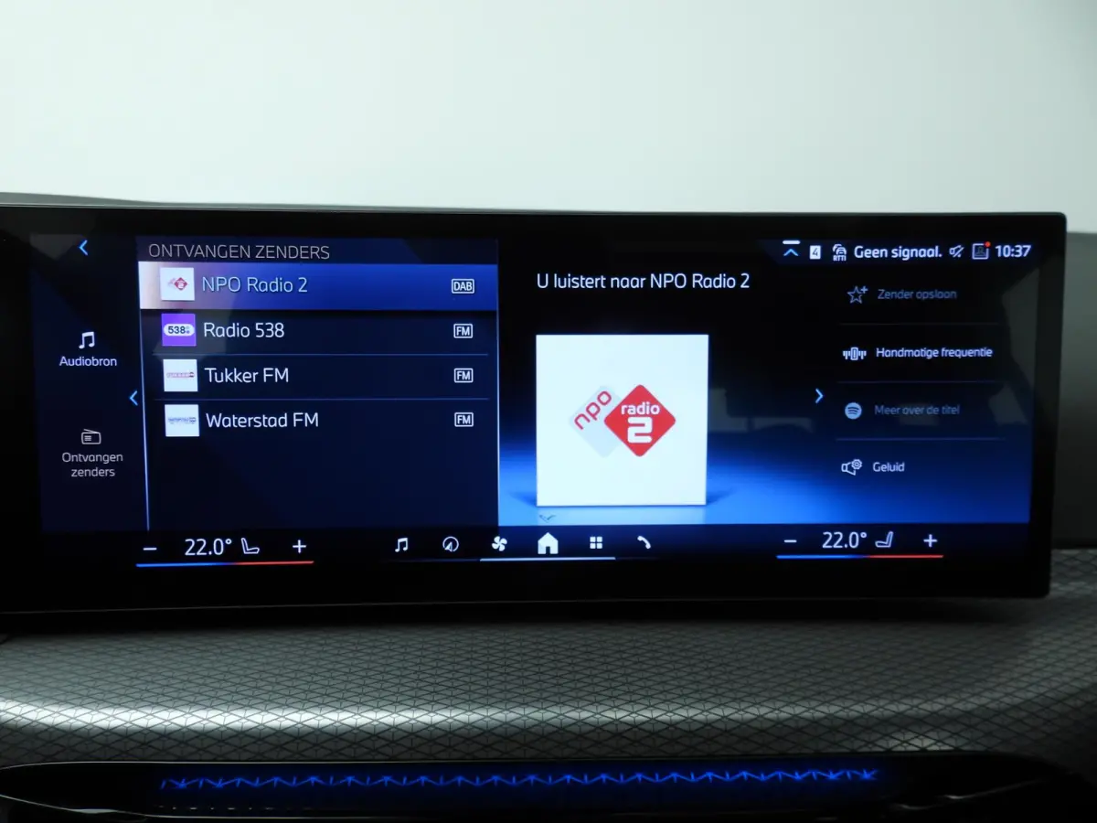 318i | M-Sportpakket | LED | Navigatie | Schuifdak | Trekhaak | Stoelverwarming | DAB | Alu 18 inch