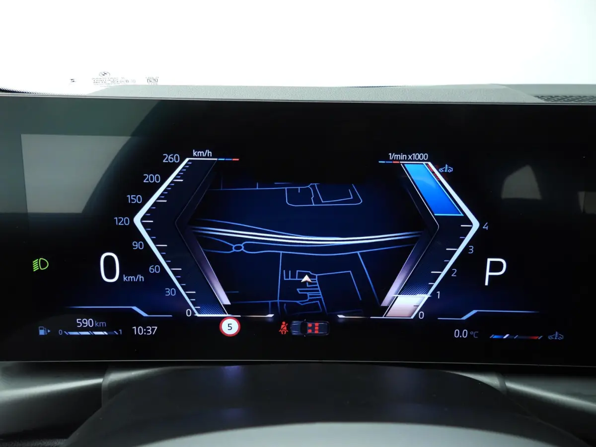 318i | M-Sportpakket | LED | Navigatie | Schuifdak | Trekhaak | Stoelverwarming | DAB | Alu 18 inch