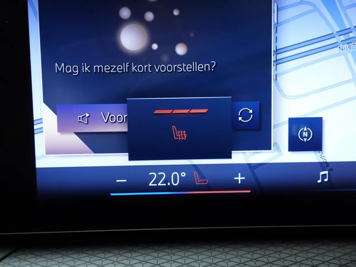 318i | M-Sportpakket | LED | Navigatie | Schuifdak | Trekhaak | Stoelverwarming | DAB | Alu 18 inch