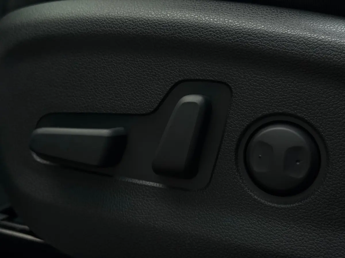 1.6 T-GDI PREMIUM / TREKHAAK / CARPLAY / PANO / 360 CAMERA / DODEHOEK / STOELVERKOELING + VERW / ELEK STOELEN /