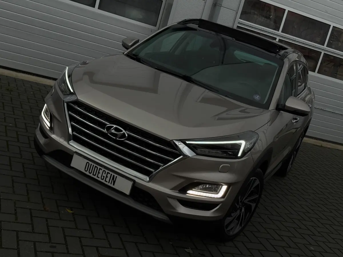 1.6 T-GDI PREMIUM / TREKHAAK / CARPLAY / PANO / 360 CAMERA / DODEHOEK / STOELVERKOELING + VERW / ELEK STOELEN /