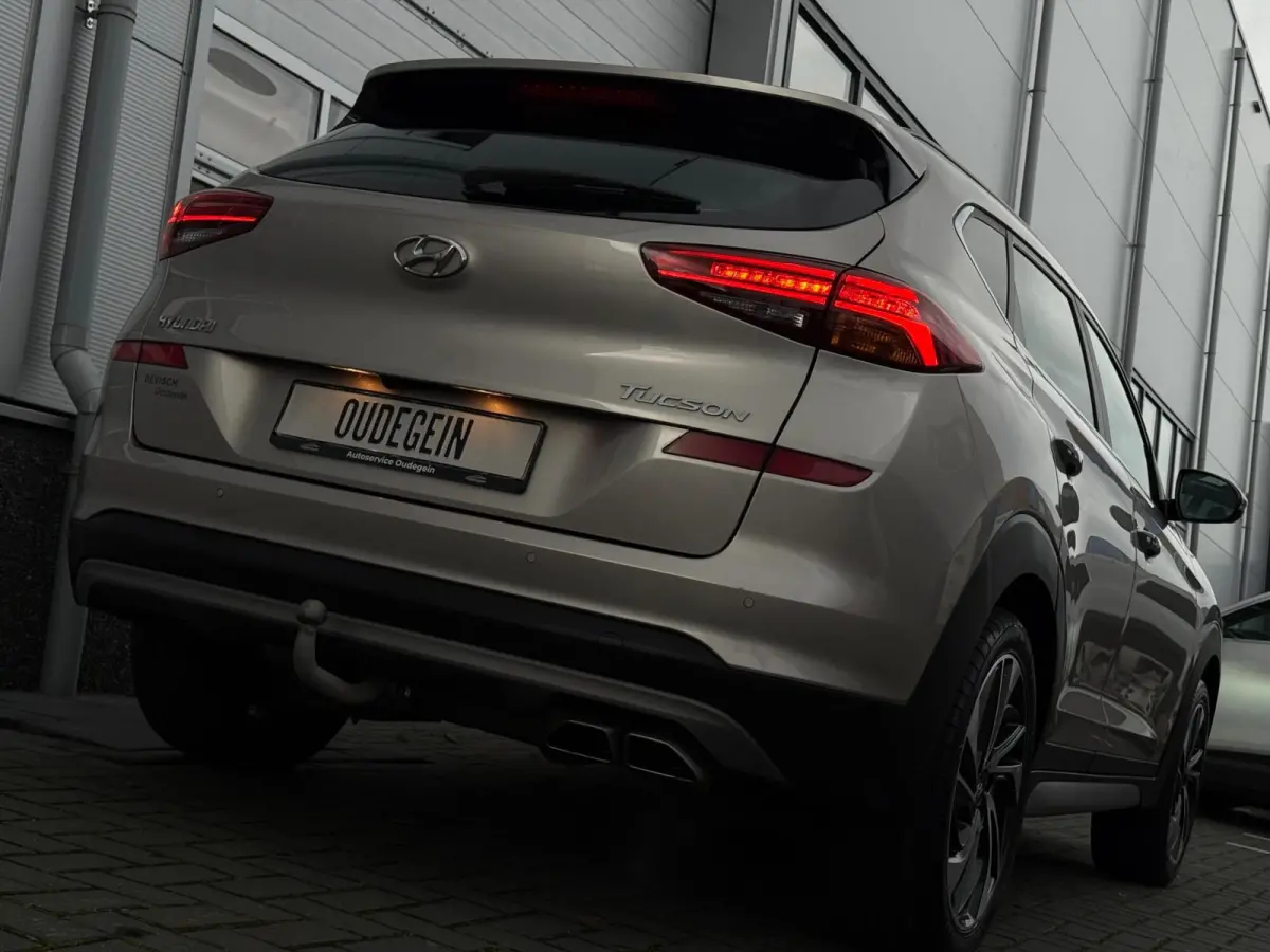 1.6 T-GDI PREMIUM / TREKHAAK / CARPLAY / PANO / 360 CAMERA / DODEHOEK / STOELVERKOELING + VERW / ELEK STOELEN /