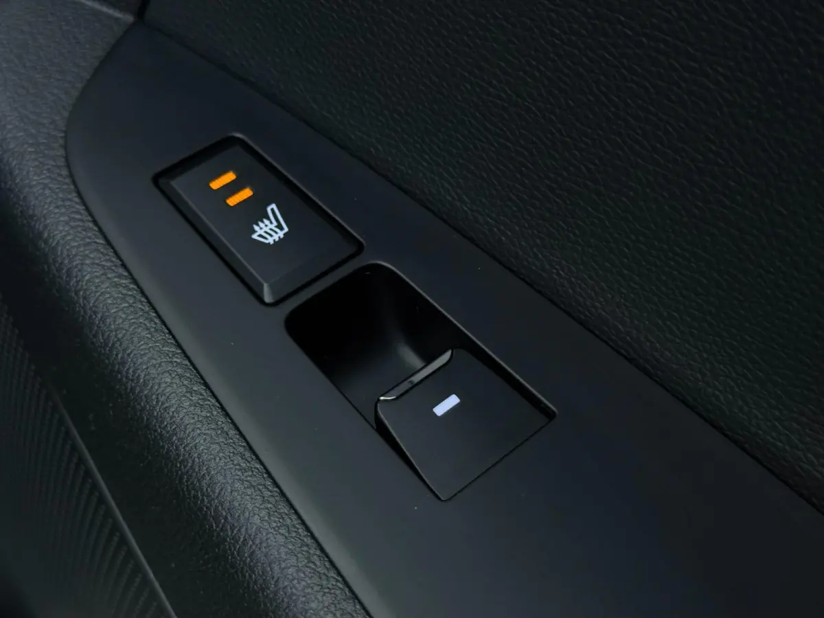 1.6 T-GDI PREMIUM / TREKHAAK / CARPLAY / PANO / 360 CAMERA / DODEHOEK / STOELVERKOELING + VERW / ELEK STOELEN /