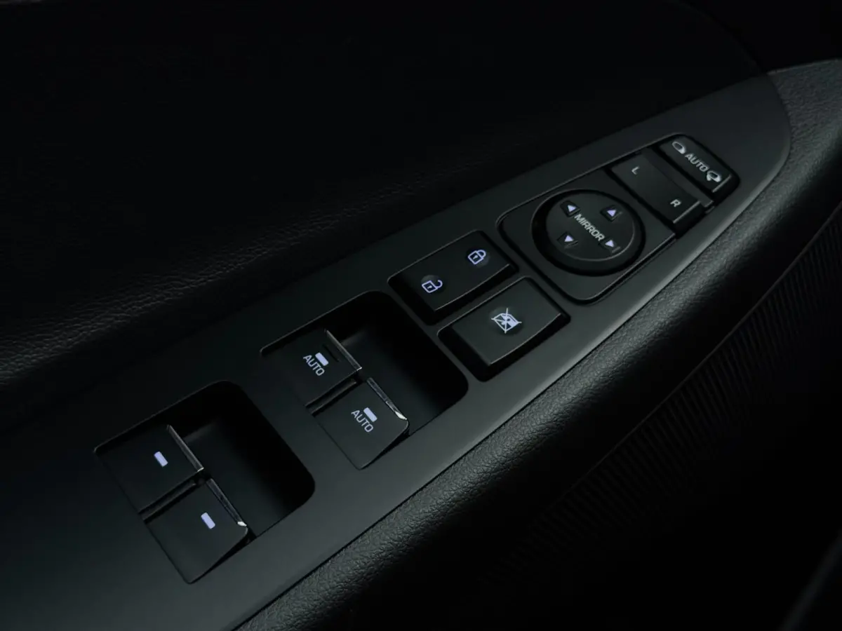 1.6 T-GDI PREMIUM / TREKHAAK / CARPLAY / PANO / 360 CAMERA / DODEHOEK / STOELVERKOELING + VERW / ELEK STOELEN /