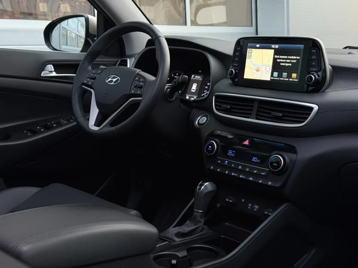 1.6 T-GDI PREMIUM / TREKHAAK / CARPLAY / PANO / 360 CAMERA / DODEHOEK / STOELVERKOELING + VERW / ELEK STOELEN /