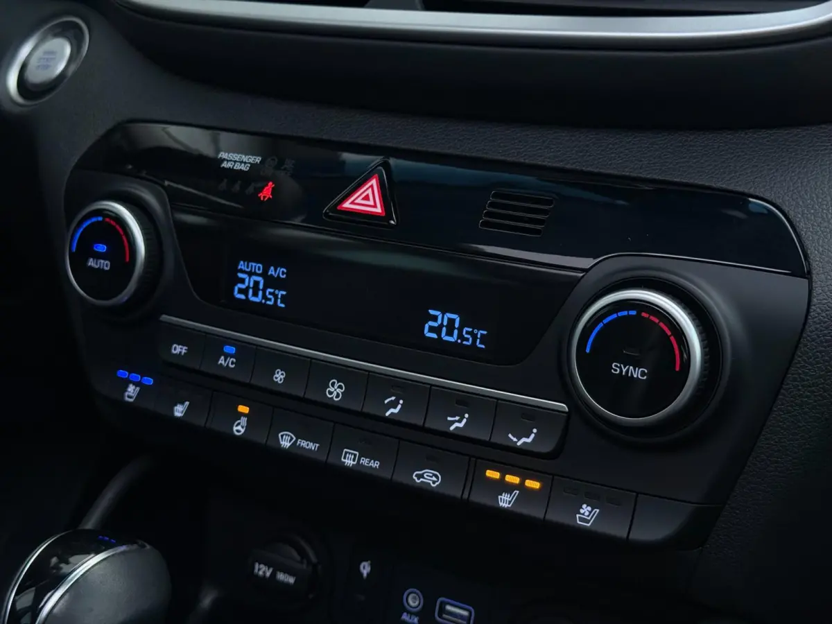 1.6 T-GDI PREMIUM / TREKHAAK / CARPLAY / PANO / 360 CAMERA / DODEHOEK / STOELVERKOELING + VERW / ELEK STOELEN /