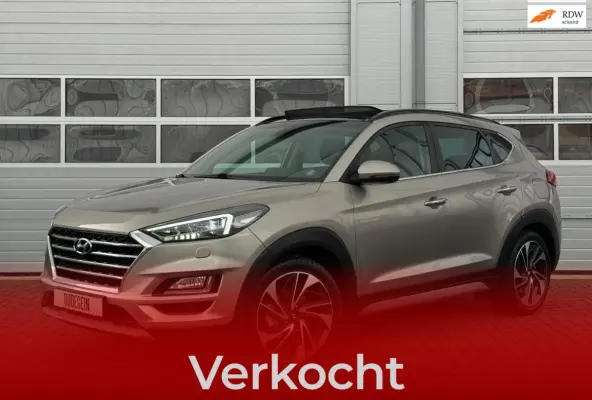 1.6 T-GDI PREMIUM / TREKHAAK / CARPLAY / PANO / 360 CAMERA / DODEHOEK / STOELVERKOELING + VERW / ELEK STOELEN /