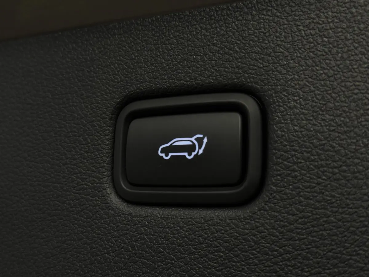 1.6 T-GDI PREMIUM / TREKHAAK / CARPLAY / PANO / 360 CAMERA / DODEHOEK / STOELVERKOELING + VERW / ELEK STOELEN /