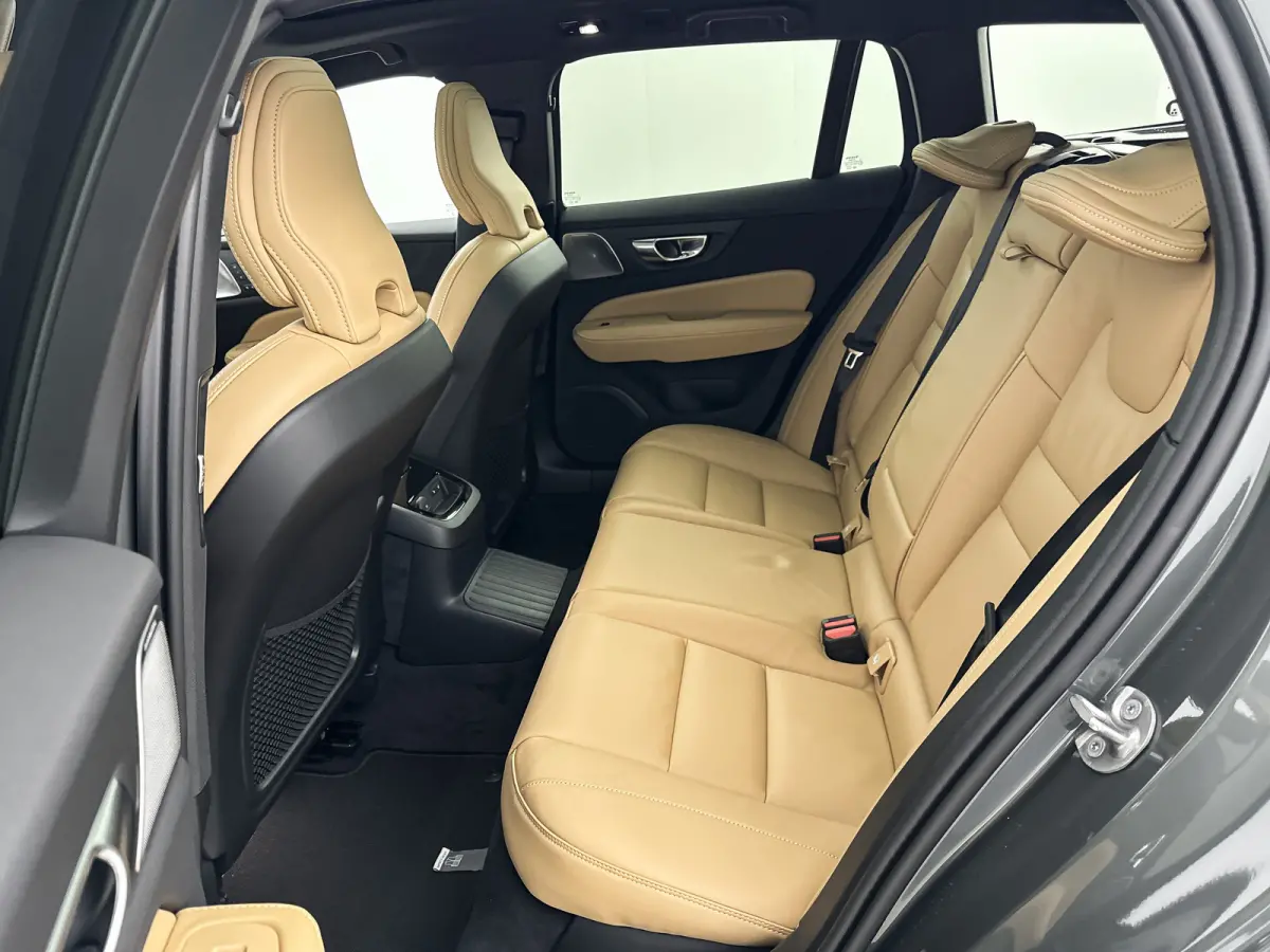 T8 Ultra Dark Performance | 20" | Bowers & Wilkins | Geventileerd Nappa | Massagestoelen | Getint Glas | Panoramadak | Head-up | 360 Camera | Full LED | Adaptieve Cruise | BLIS