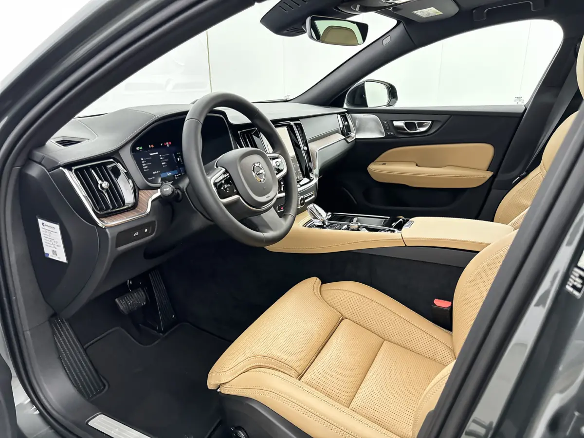 T8 Ultra Dark Performance | 20" | Bowers & Wilkins | Geventileerd Nappa | Massagestoelen | Getint Glas | Panoramadak | Head-up | 360 Camera | Full LED | Adaptieve Cruise | BLIS