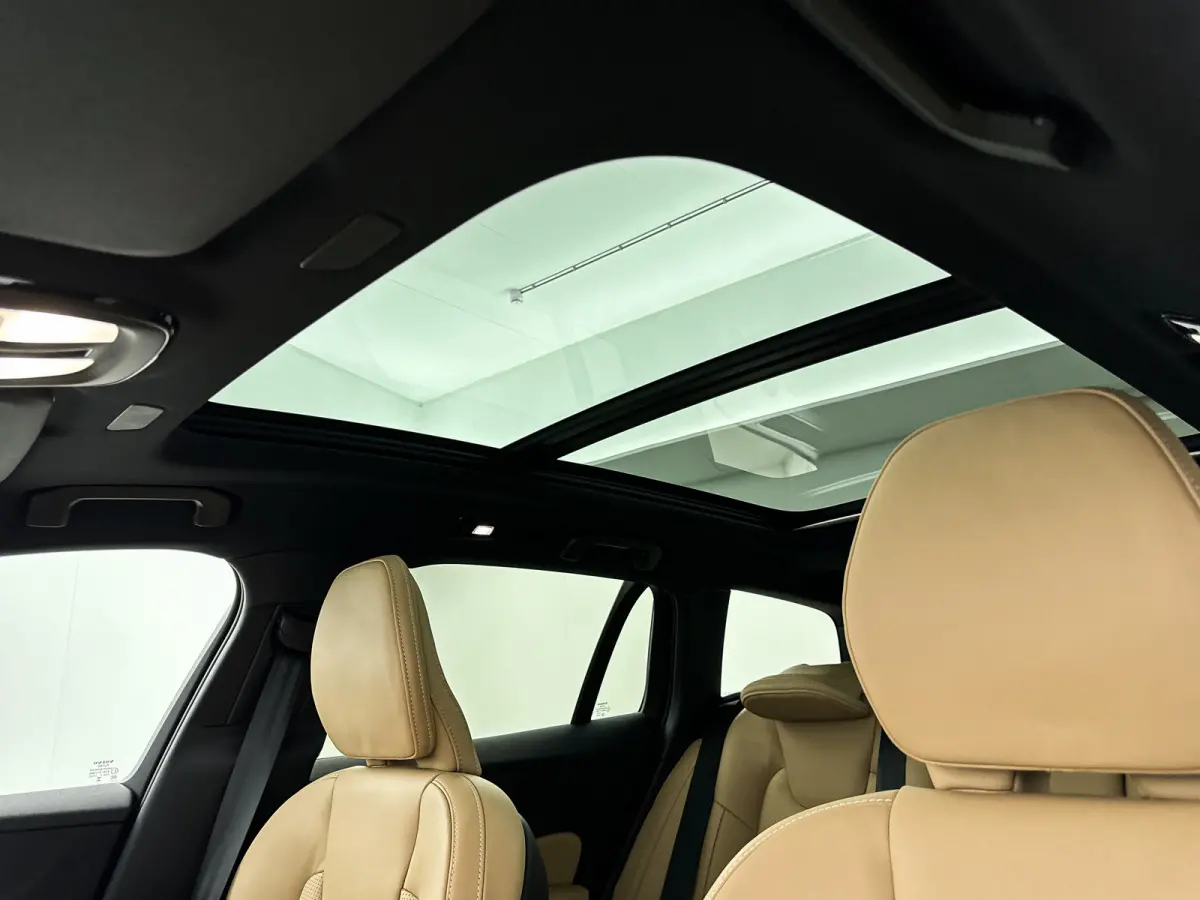 T8 Ultra Dark Performance | 20" | Bowers & Wilkins | Geventileerd Nappa | Massagestoelen | Getint Glas | Panoramadak | Head-up | 360 Camera | Full LED | Adaptieve Cruise | BLIS