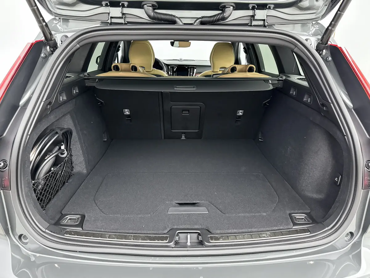 T8 Ultra Dark Performance | 20" | Bowers & Wilkins | Geventileerd Nappa | Massagestoelen | Getint Glas | Panoramadak | Head-up | 360 Camera | Full LED | Adaptieve Cruise | BLIS